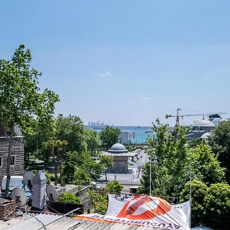 One Bedroom With Sea View Apartment