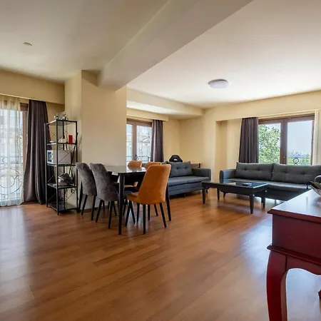 One Bedroom With Sea View Apartment